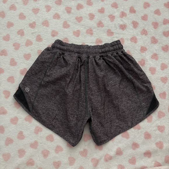 Lululemon hotty hot shorts grey size 2 low rise 4” inseam - Picture 1 of 3